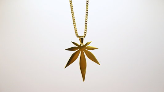 Esencia Leaf Necklace