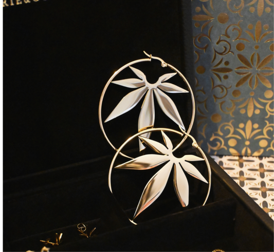 Escencia Leaf Hoop Earrings