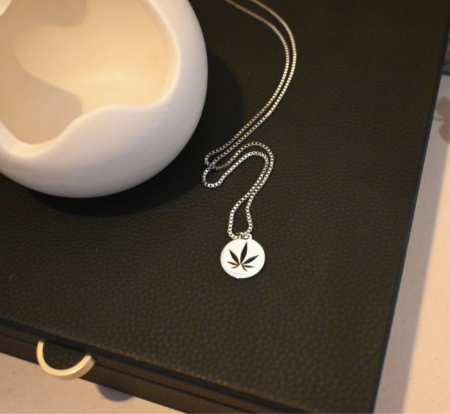 Esencia Coin Leaf Necklace