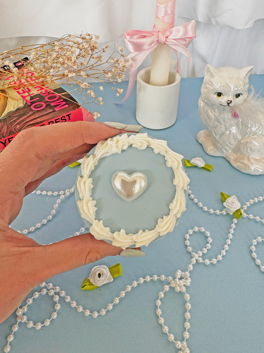 Coquette Cake Grinder